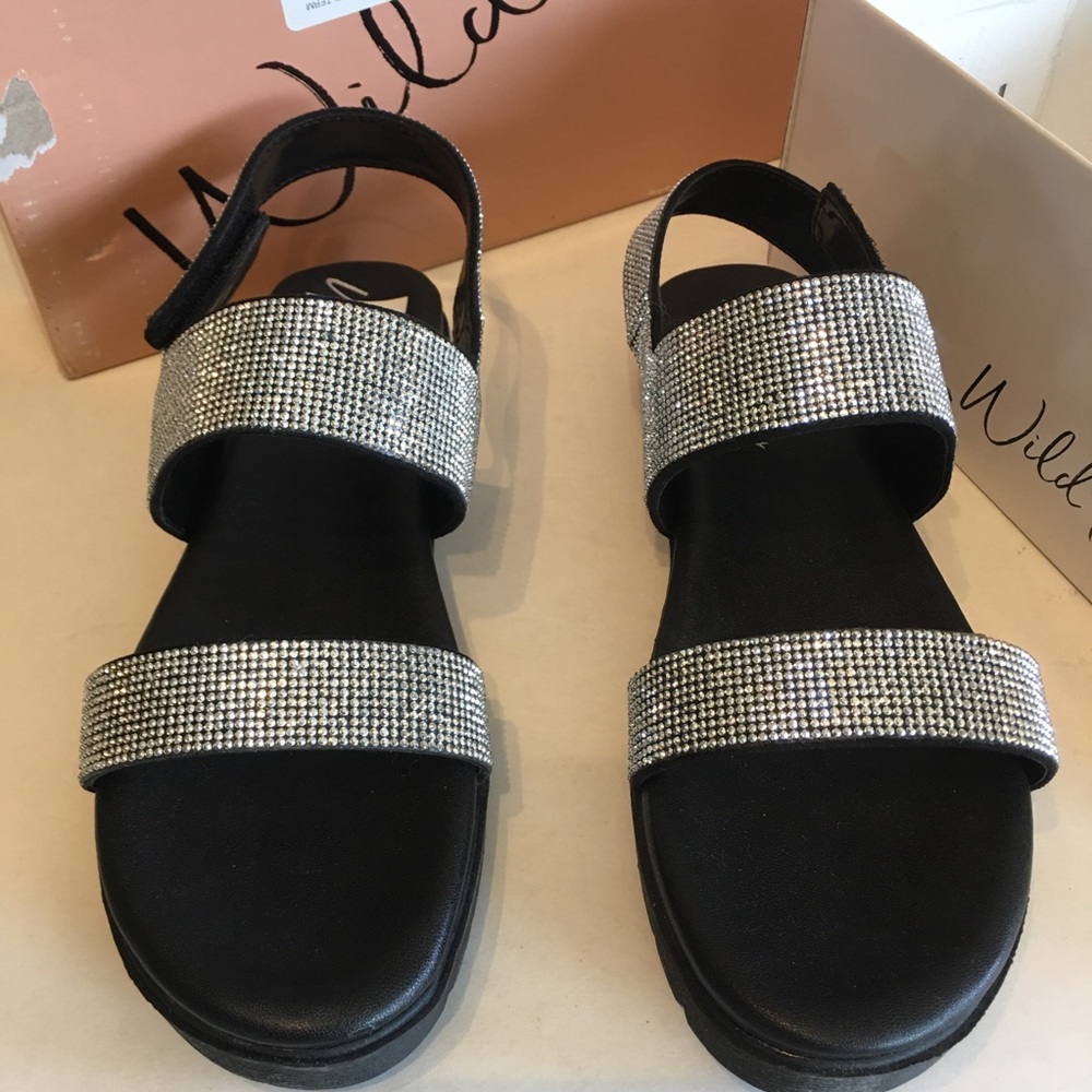 Wild Pair Rhinestone Black Sandals 7.5